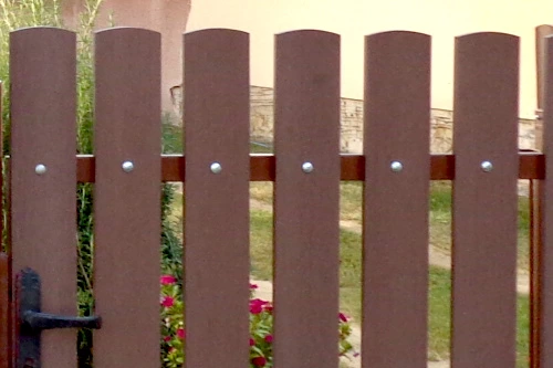 Solid 100 tömör WPC kerítés Solid 100 tömör WPC kerítés